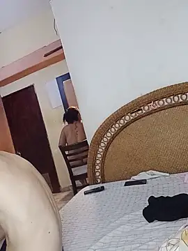 Milfvalesk online show from 7, 3, 2025