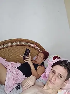 Milfvalesk online show from 2, 3, 2025