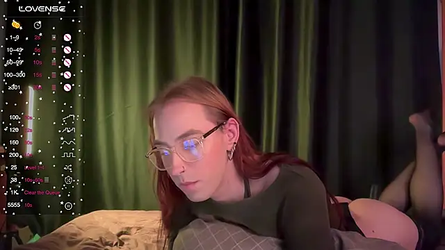 Avril Pearly  online show from 25, 9, 2025