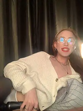 Avril Pearly  online show from 18, 2, 2025