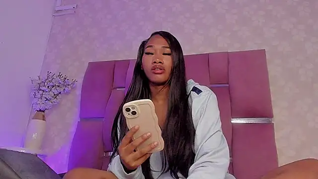 Snapshot of vayoleen chatting on 23, 10, 2025 vayoleen online show from 23, 10, 2025