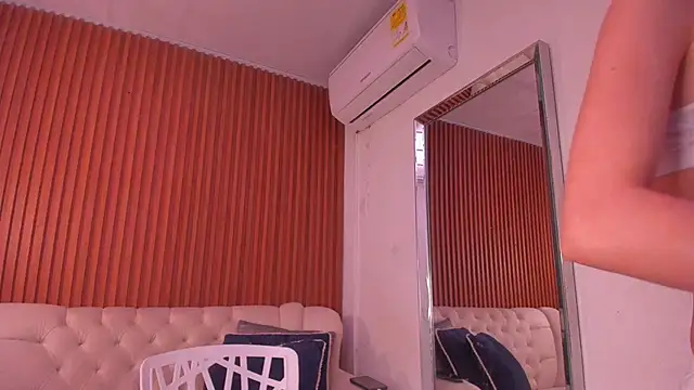 Snapshot of RosarioCruzz chatting on 2, 3, 2026 RosarioCruzz online show from 2, 3, 2026