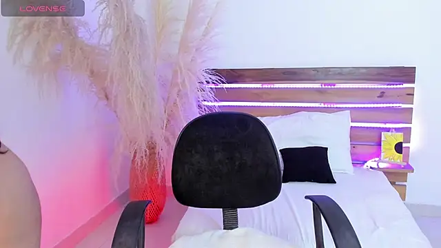 nadine russo online show from 7, 11, 2025