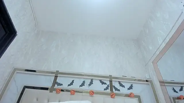 Victoriaa millers online show from 17, 10, 2025