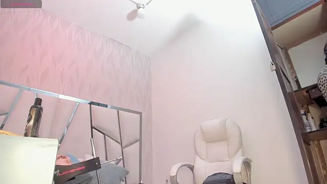Victoriaa millers online show from 10, 6, 2026