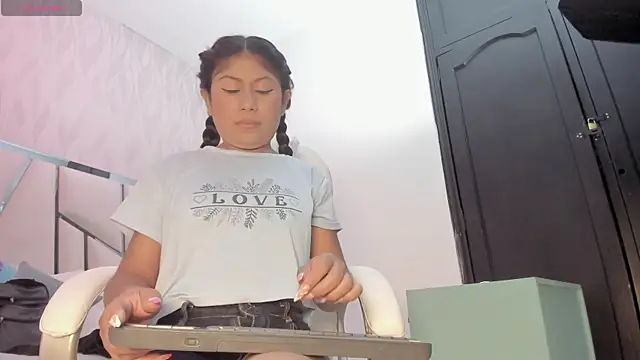 Victoriaa millers online show from 11, 6, 2026