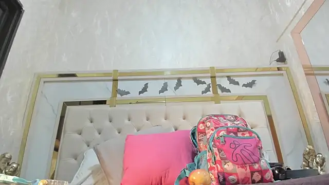 Victoriaa millers online show from 30, 10, 2025