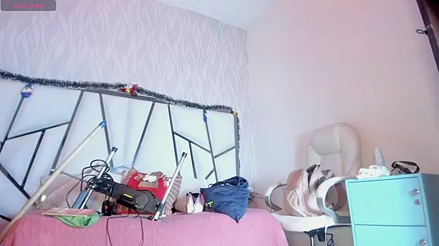 Victoriaa millers online show from 2, 12, 2025