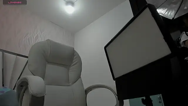 Victoriaa millers online show from 10, 4, 2026