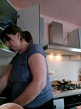 larylary6969 online show from 12, 12, 2024