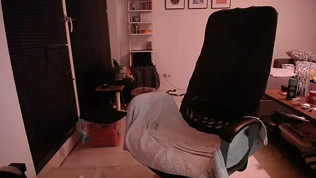 P4RtYBOII92 online show from 4, 11, 2025