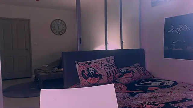 Eva Jaya online show from 16, 10, 2025