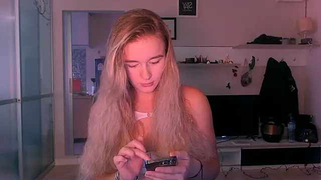 Eva Jaya online show from 18, 9, 2025