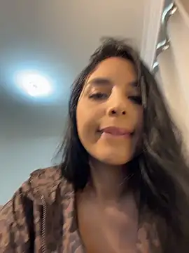  miaquevedo  online show from 22, 4, 2026