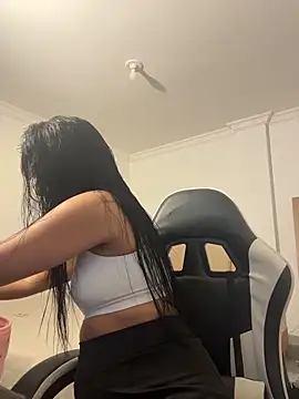  miaquevedo  online show from 5, 5, 2026