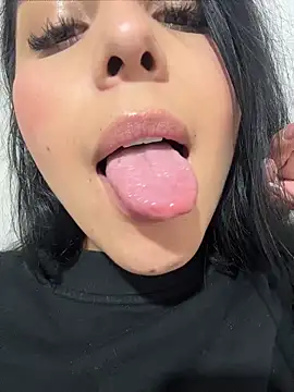  miaquevedo  online show from 3, 6, 2026