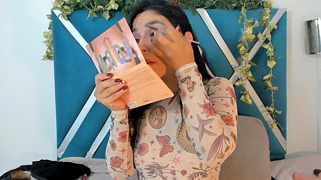  miaquevedo  online show from 15, 12, 2025