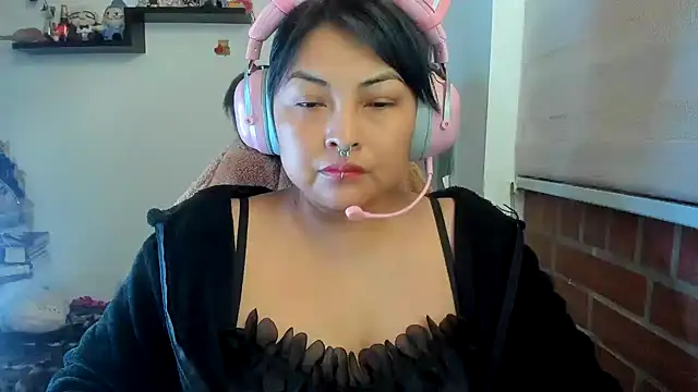 Snapshot of Shaddycute_ chatting on 29, 4, 2026 Shaddycute online show from 29, 4, 2026