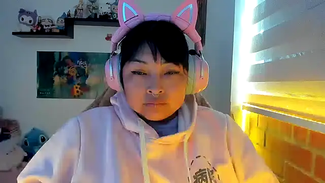 Shaddycute  online show from 24, 2, 2026