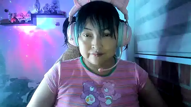 Snapshot of Shaddycute_ chatting on 22, 4, 2026 Shaddycute online show from 22, 4, 2026