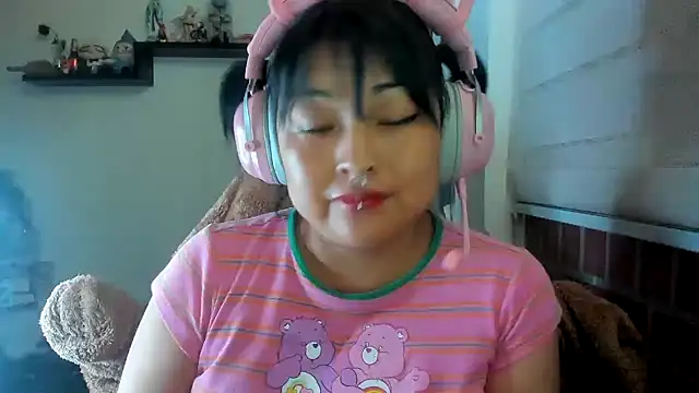 Snapshot of Shaddycute_ chatting on 26, 4, 2026 Shaddycute online show from 26, 4, 2026