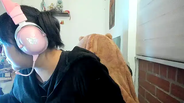 Snapshot of Shaddycute_ chatting on 28, 4, 2026 Shaddycute online show from 28, 4, 2026
