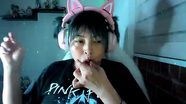 Shaddycute  online show from 17, 6, 2026