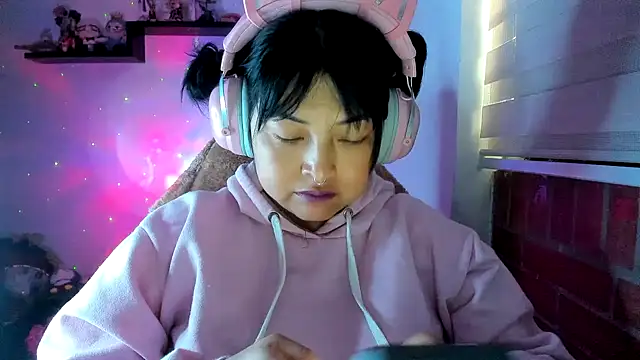 Shaddycute  online show from 1, 7, 2026