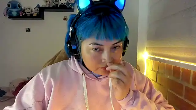 Shaddycute  online show from 21, 12, 2025