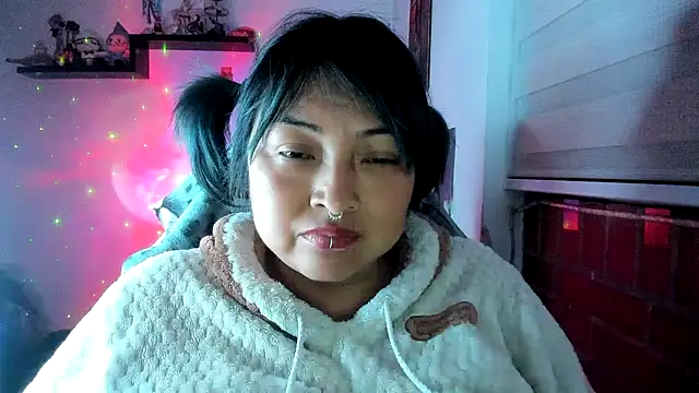 Snapshot of Shaddycute_ chatting on 19, 5, 2026 Shaddycute online show from 19, 5, 2026