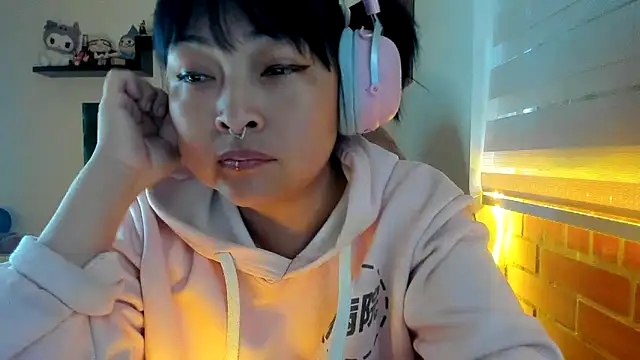 Shaddycute  online show from 23, 2, 2026