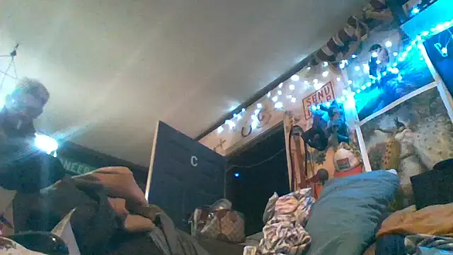 Snapshot of gettinit2wice chatting on 18, 12, 2025 gettinit2wice online show from 18, 12, 2025