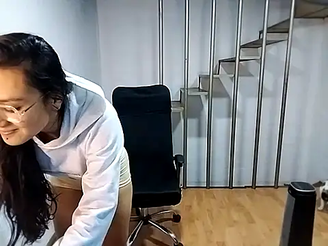 Jessie Desire online show from 17, 2, 2025