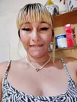 Snapshot of florecita9 chatting on 21, 2, 2025 florecita9 online show from 21, 2, 2025