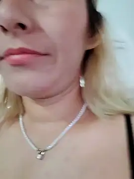 Snapshot of florecita9 chatting on 2, 3, 2025 florecita9 online show from 2, 3, 2025