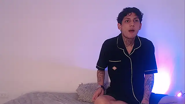 Sebas And Mila online show from 29, 9, 2025