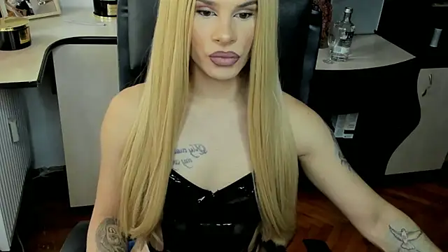 EvelynLexy online show from 7, 10, 2025