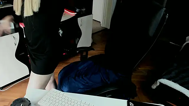 EvelynLexy online show from 14, 11, 2025