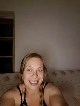 katiestevens online show from 14, 9, 2025