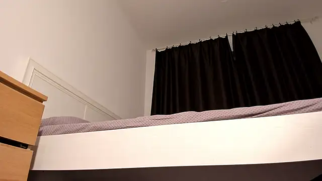 Snapshot of lola_forever chatting on 8, 10, 2025 lola forever online show from 8, 10, 2025