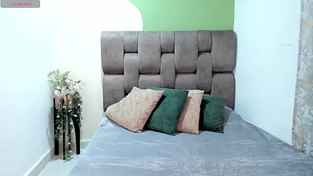 Snapshot of _nina_sweet chatting on 28, 11, 2025 nina sweet online show from 28, 11, 2025