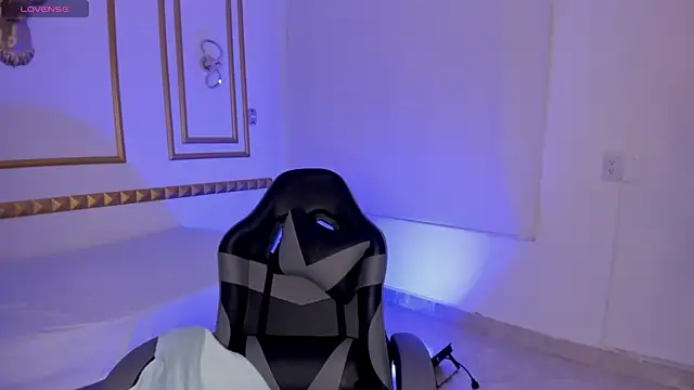 caro03x online show from 2, 11, 2025