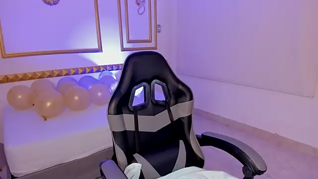 caro03x online show from 5, 11, 2025