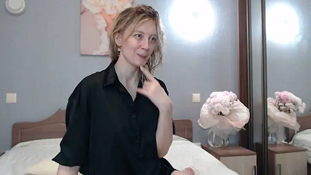 AvelinaLeoni online show from 22, 1, 2025