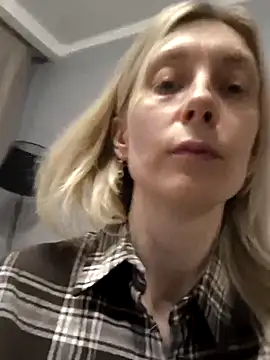 AvelinaLeoni online show from 4, 5, 2026