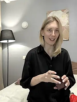 AvelinaLeoni online show from 7, 10, 2025