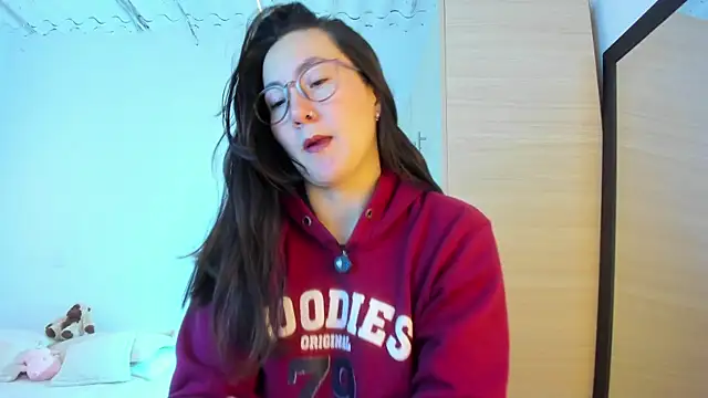 Elle Lee  online show from 12, 2, 2026