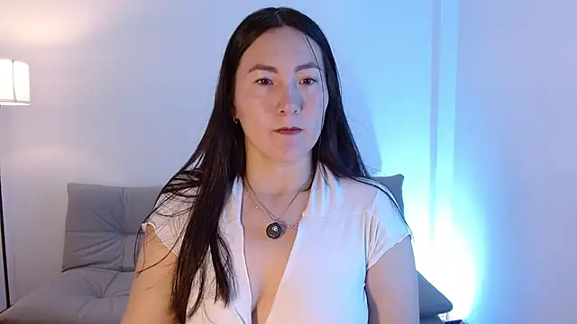 Elle Lee  online show from 12, 7, 2026