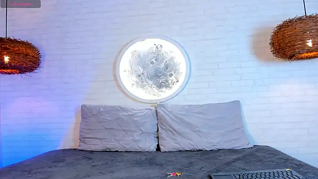 Elise Diamond online show from 16, 9, 2025