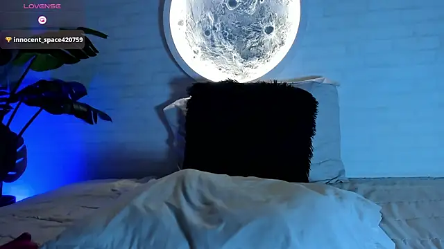 Elise Diamond online show from 1, 3, 2025